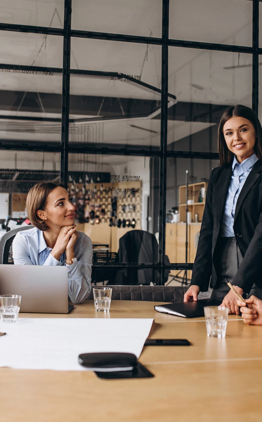 Dẫn lối mở đường để hành trình mới dễ dàng hơn cho người đến sau